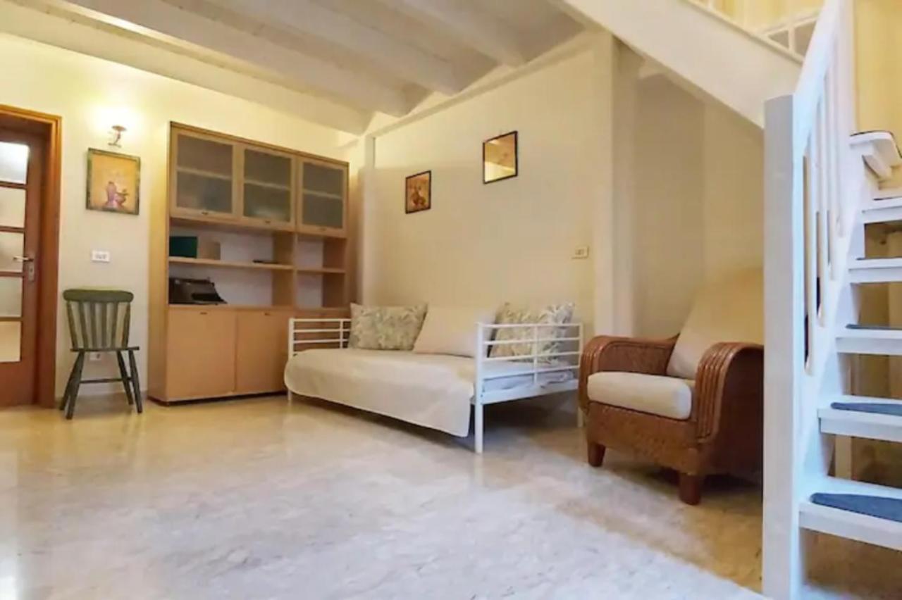 Holiday House Nel Cuore Di Bari Exterior photo